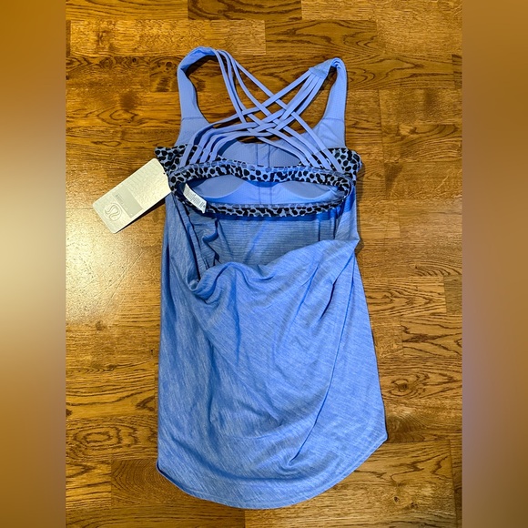 NWT Lululemon🍋 Free To Be Wild Tank in Blue Animal Print Size 8 - Picture 6 of 11